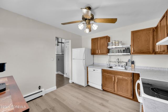 864 Roundtree Drive, Toms River, NJ 08753