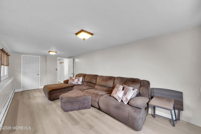 864 Roundtree Drive, Toms River, NJ 08753