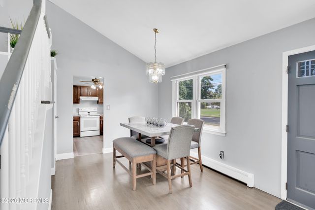 864 Roundtree Drive, Toms River, NJ 08753