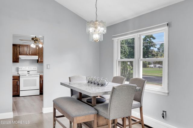 864 Roundtree Drive, Toms River, NJ 08753