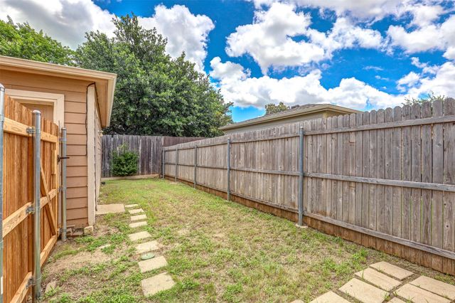 10724 Astor Drive, Fort Worth, TX 76244