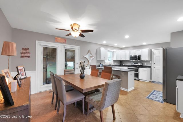 2400 Eastwood Cir, Crestwood, KY 40014