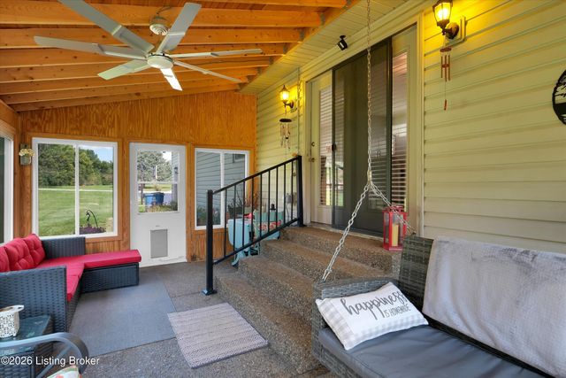 2400 Eastwood Cir, Crestwood, KY 40014