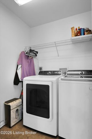 2400 Eastwood Cir, Crestwood, KY 40014