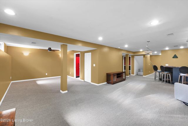 2400 Eastwood Cir, Crestwood, KY 40014