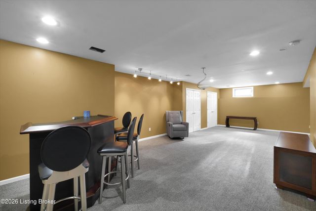 2400 Eastwood Cir, Crestwood, KY 40014