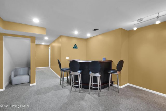 2400 Eastwood Cir, Crestwood, KY 40014