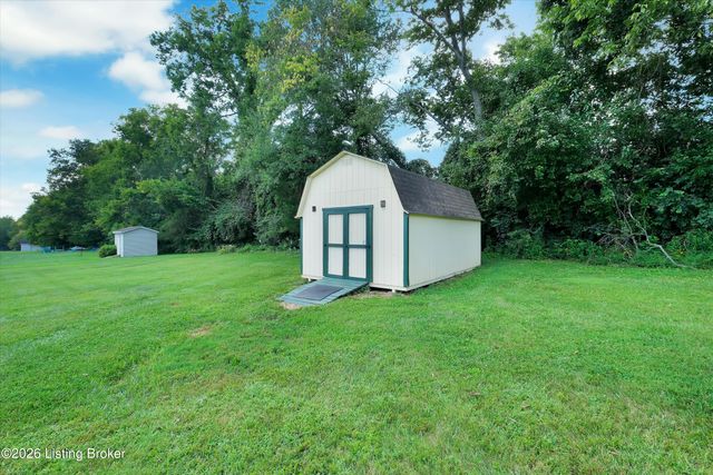 2400 Eastwood Cir, Crestwood, KY 40014