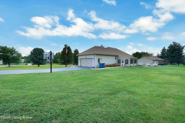 2400 Eastwood Cir, Crestwood, KY 40014