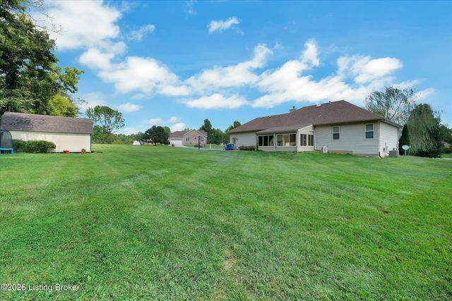 2400 Eastwood Cir, Crestwood, KY 40014