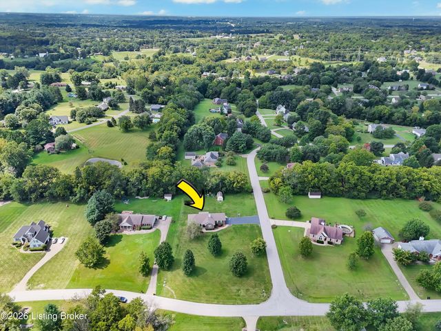 2400 Eastwood Cir, Crestwood, KY 40014