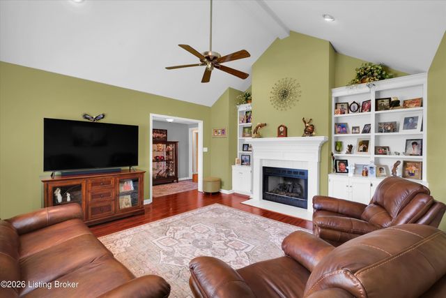 2400 Eastwood Cir, Crestwood, KY 40014