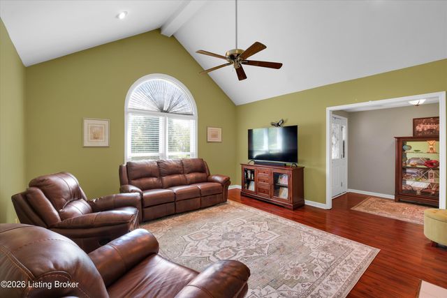 2400 Eastwood Cir, Crestwood, KY 40014