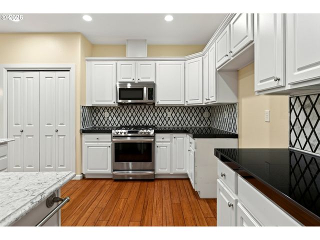1159 N JEFFERSON St, Lafayette, OR 97127