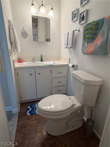 201 Captains WALK, North Fort Myers, FL 33917