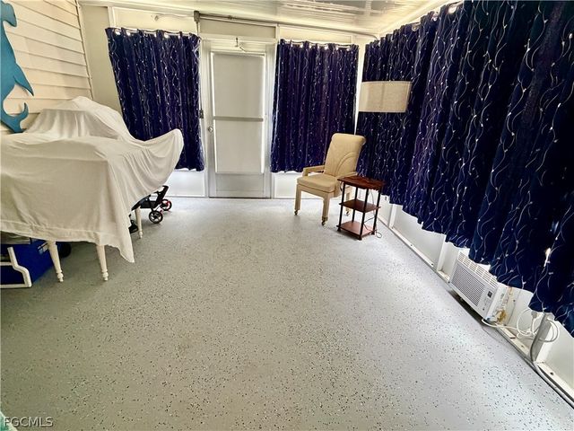 201 Captains WALK, North Fort Myers, FL 33917