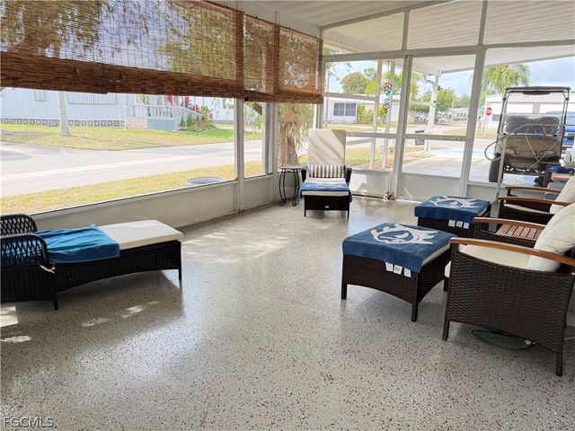 201 Captains WALK, North Fort Myers, FL 33917