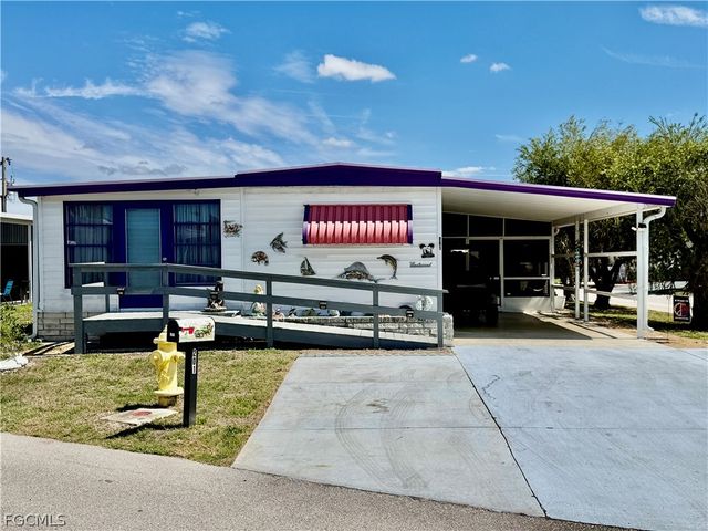 201 Captains WALK, North Fort Myers, FL 33917