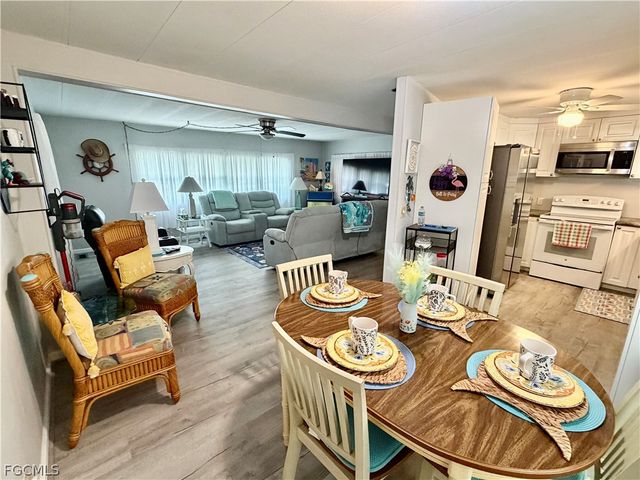 201 Captains WALK, North Fort Myers, FL 33917