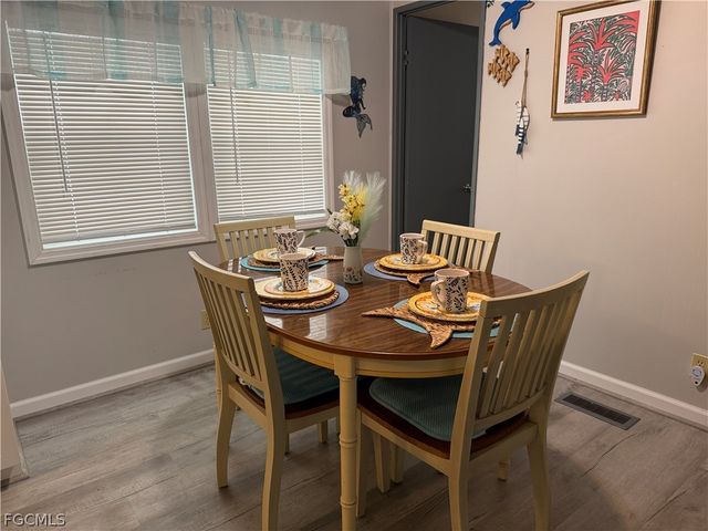 201 Captains WALK, North Fort Myers, FL 33917