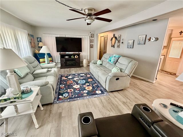 201 Captains WALK, North Fort Myers, FL 33917