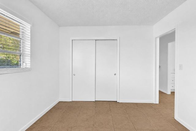 560-564 NE 35th Street, Oakland Park, FL 33334