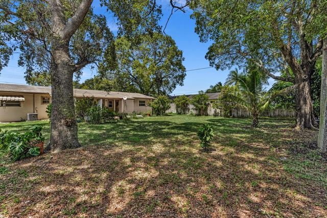 560-564 NE 35th Street, Oakland Park, FL 33334
