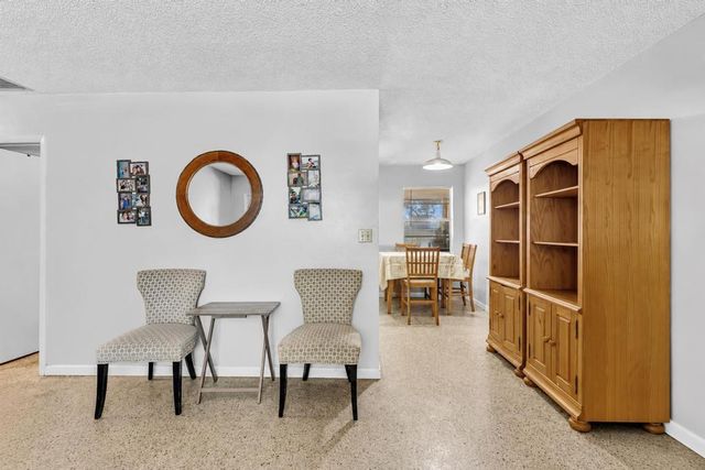 560-564 NE 35th Street, Oakland Park, FL 33334