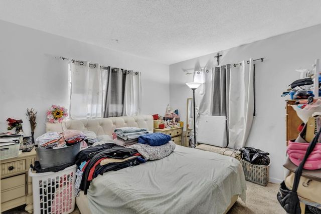 560-564 NE 35th Street, Oakland Park, FL 33334