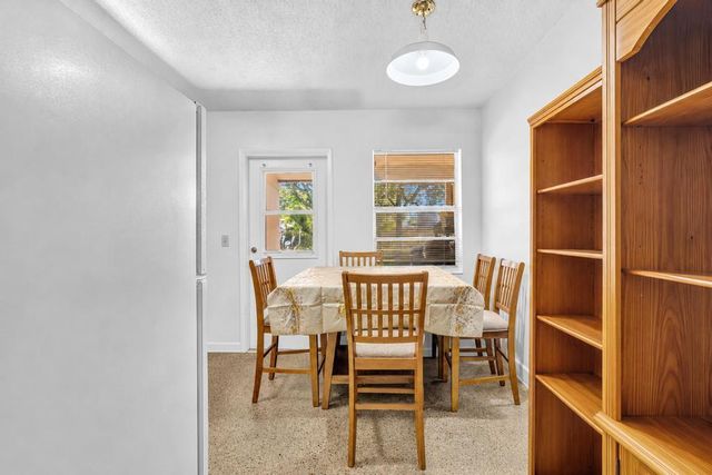 560-564 NE 35th Street, Oakland Park, FL 33334