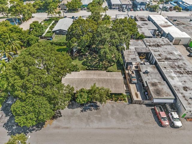 560-564 NE 35th Street, Oakland Park, FL 33334