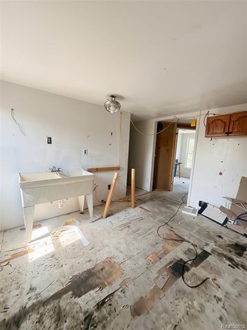 11783 Kenmoor Street, Detroit, MI 48205