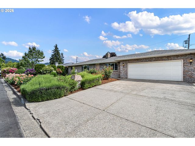 2465 17TH St, Springfield, OR 97477