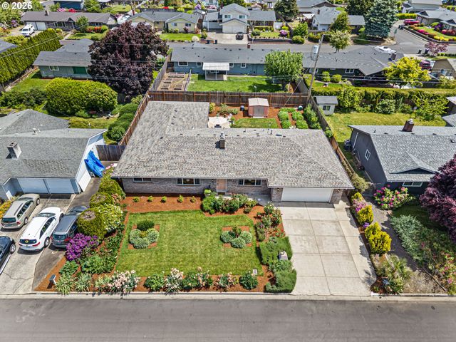 2465 17TH St, Springfield, OR 97477