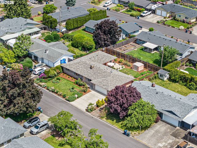 2465 17TH St, Springfield, OR 97477