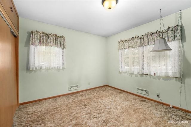 6S437 Hankes Road, Aurora, IL 60506