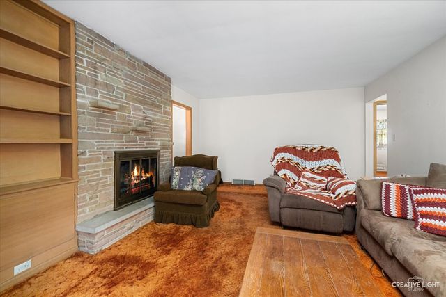 6S437 Hankes Road, Aurora, IL 60506