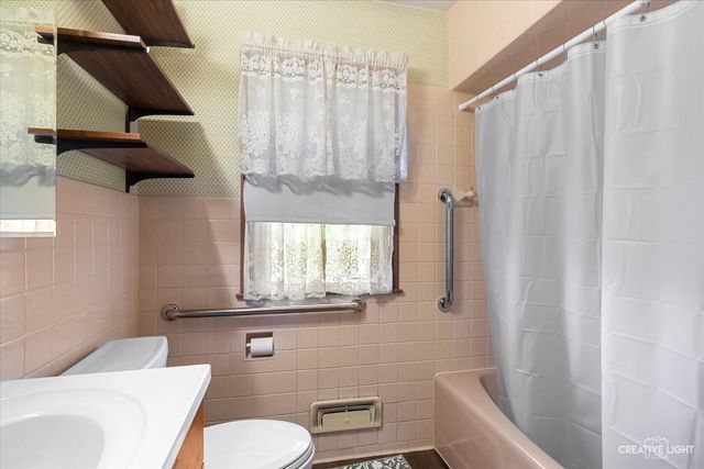 6S437 Hankes Road, Aurora, IL 60506