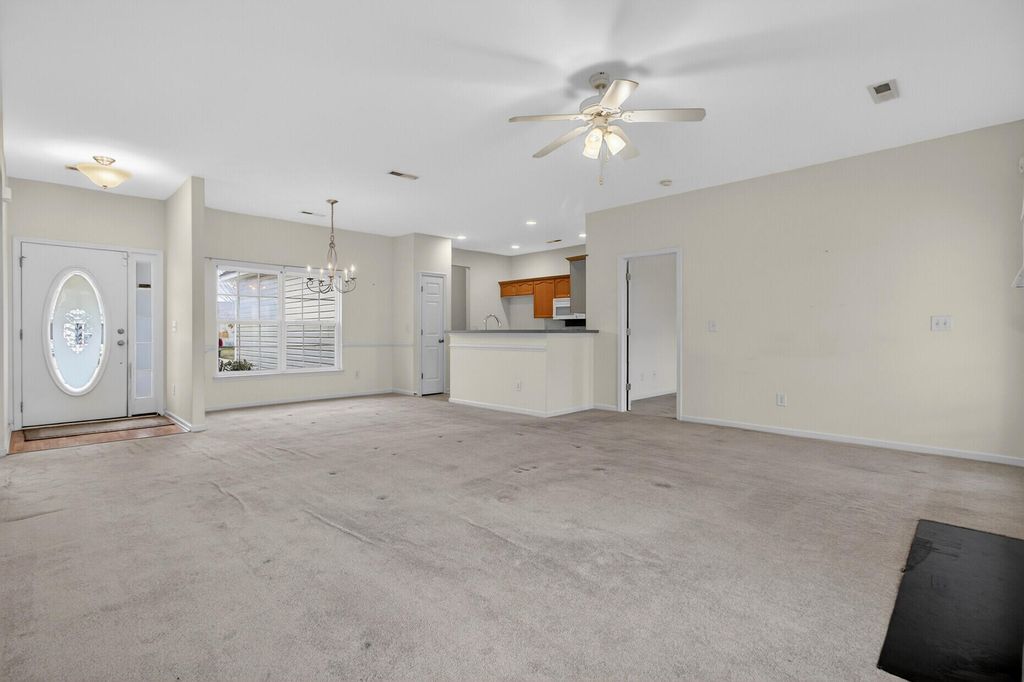 Image 11 of property listing at 115 Cannonsmill Lane, Summerville, SC 29485