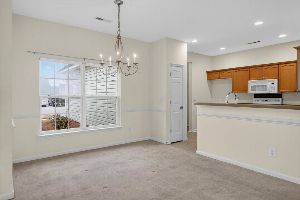 Image 14 of property listing at 115 Cannonsmill Lane, Summerville, SC 29485