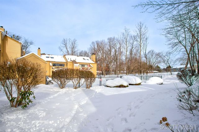 300 Farington Boulevard 16, Holland, MI 49423