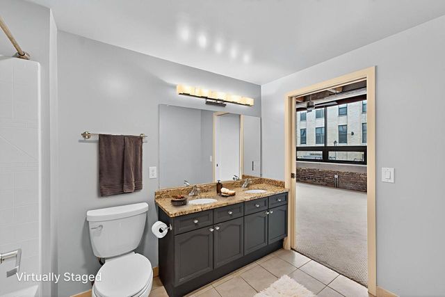 234 E Reservoir AVENUE #203, Milwaukee, WI 53212