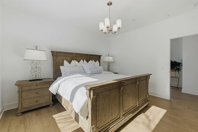 19 Marina Drive, Des Plaines, IL 60016