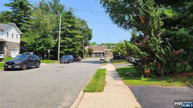 48 Cortland Place FL 2, Tenafly, NJ 07670