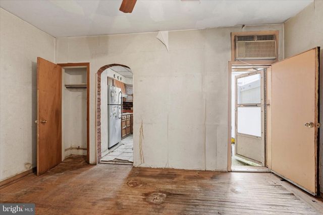 1621 PACKER AVE, Philadelphia, PA 19145
