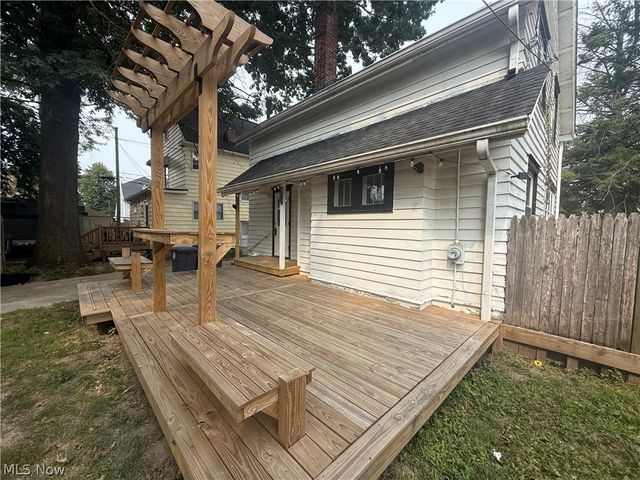 1422 Elder Avenue, Akron, OH 44301