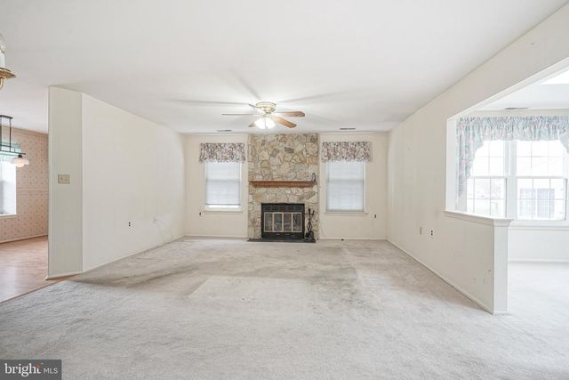 4 KNOLLWOOD DR, Woodbury, NJ 08096