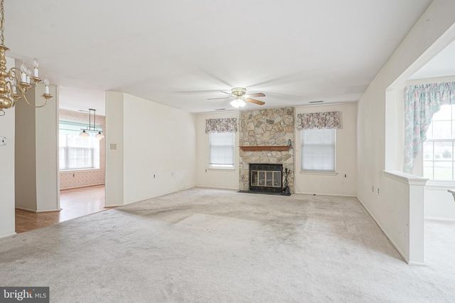 4 KNOLLWOOD DR, Woodbury, NJ 08096