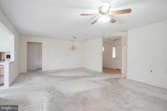 4 KNOLLWOOD DR, Woodbury, NJ 08096