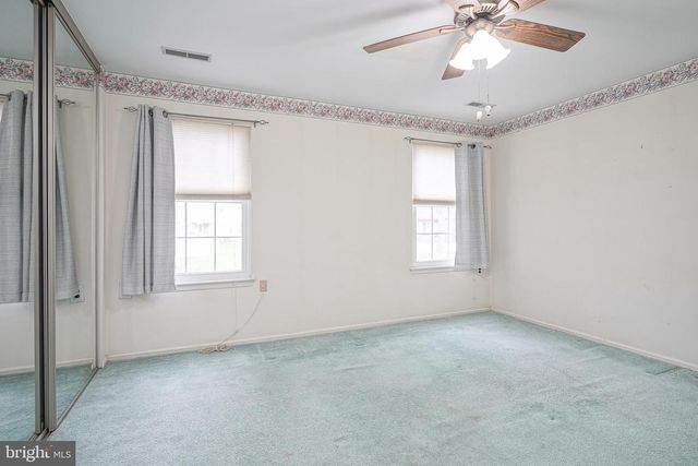 4 KNOLLWOOD DR, Woodbury, NJ 08096